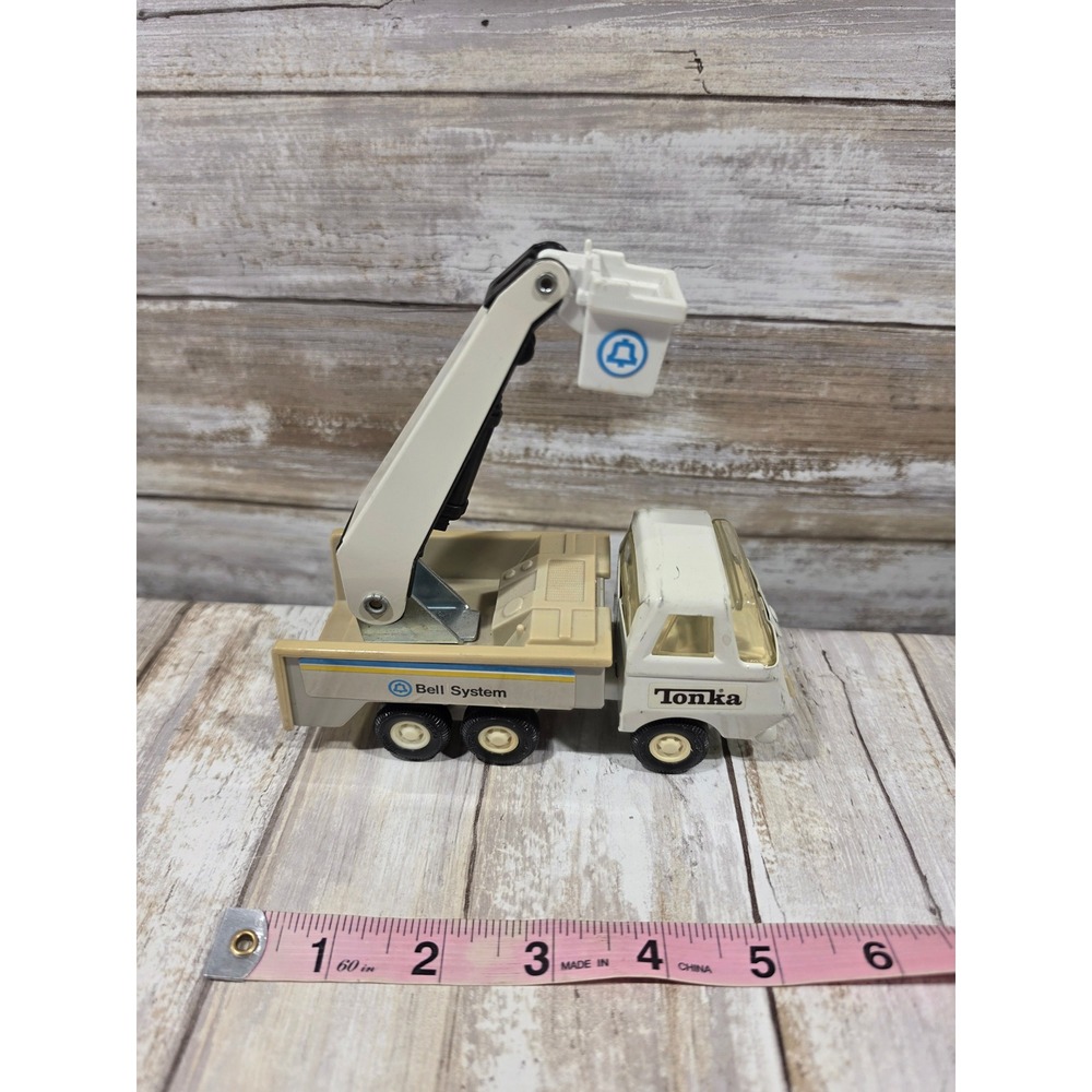 Vintage Tonka Bell System Bucket Truck Diecast Metal Utility Vehicle White Tan - Picture 5 of 8